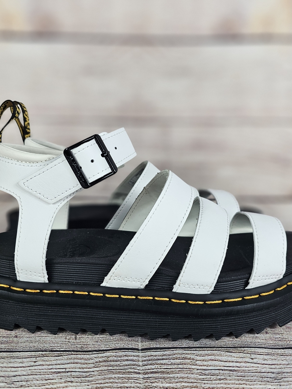 New Dr. Martens Blaire Women’s Size 10 Hydro Leather Platform Gladiator Sandals